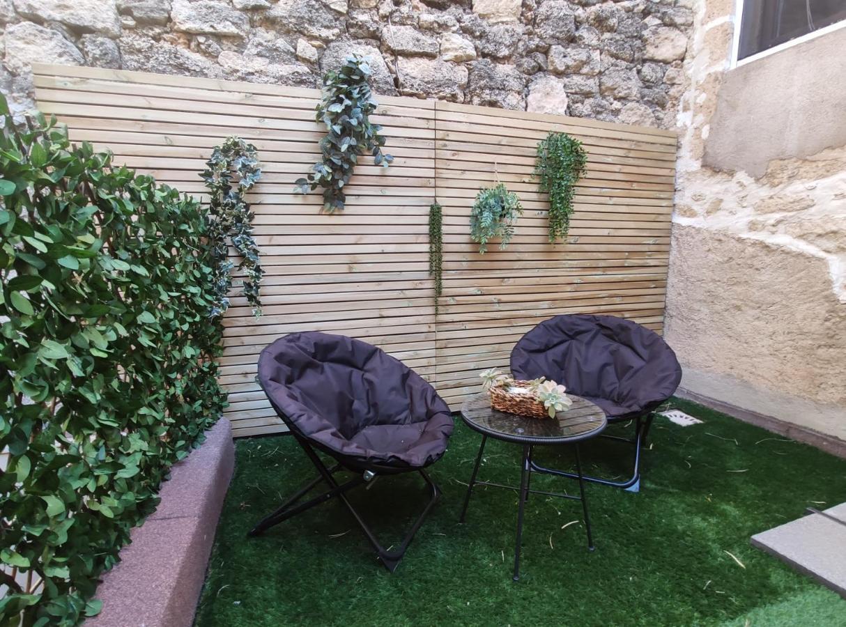 Chez Leon - Clim' & Patio - Appart Loupian Centre Buitenkant foto